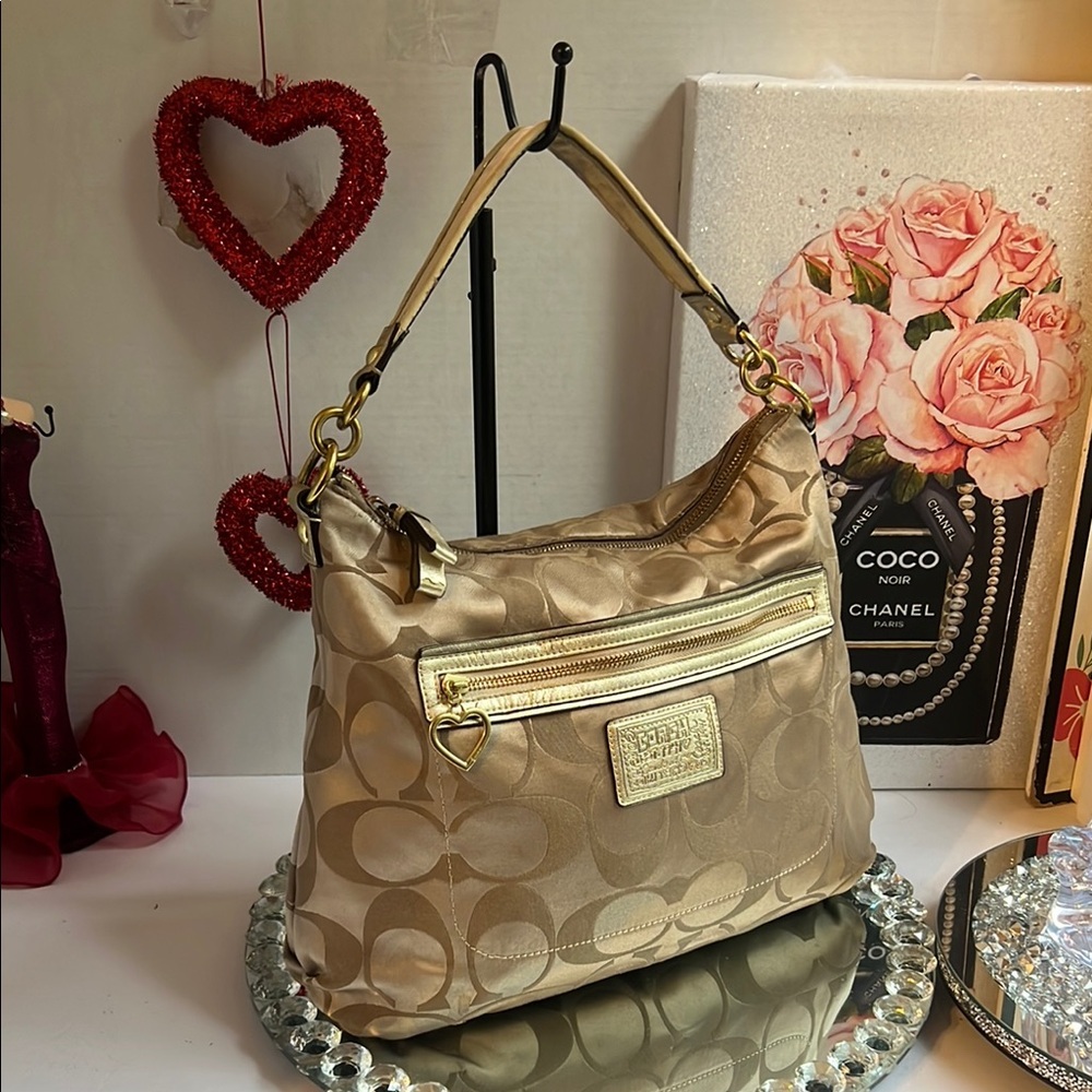 Coach puppy Beige Signature Shoulder Bag - Picture 2 of 11